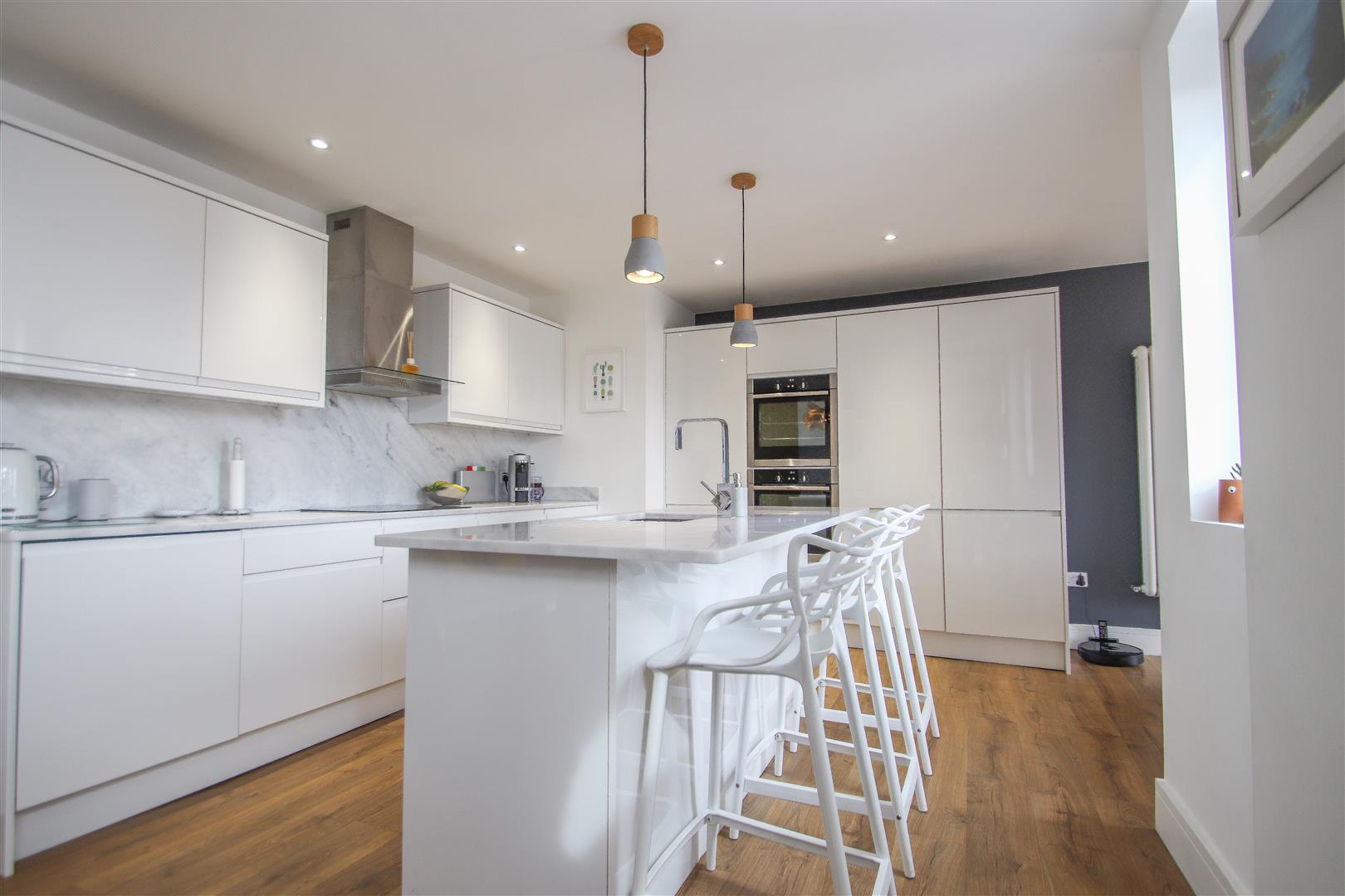 Appointmoor The Ridgeway, Chalkwell